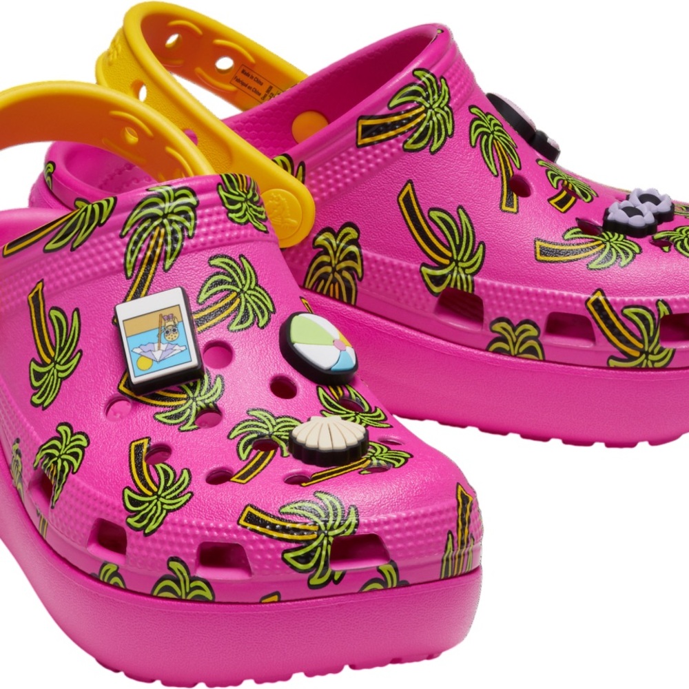 Crocs Spring Break Clogs, Size J6 =Women’s 7 1/2 -8